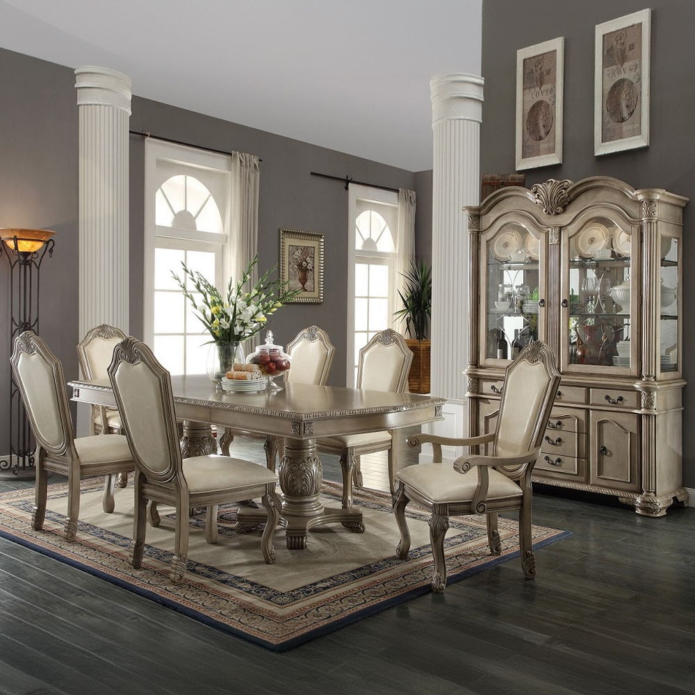 Chateau De Ville - Buffet & Hutch