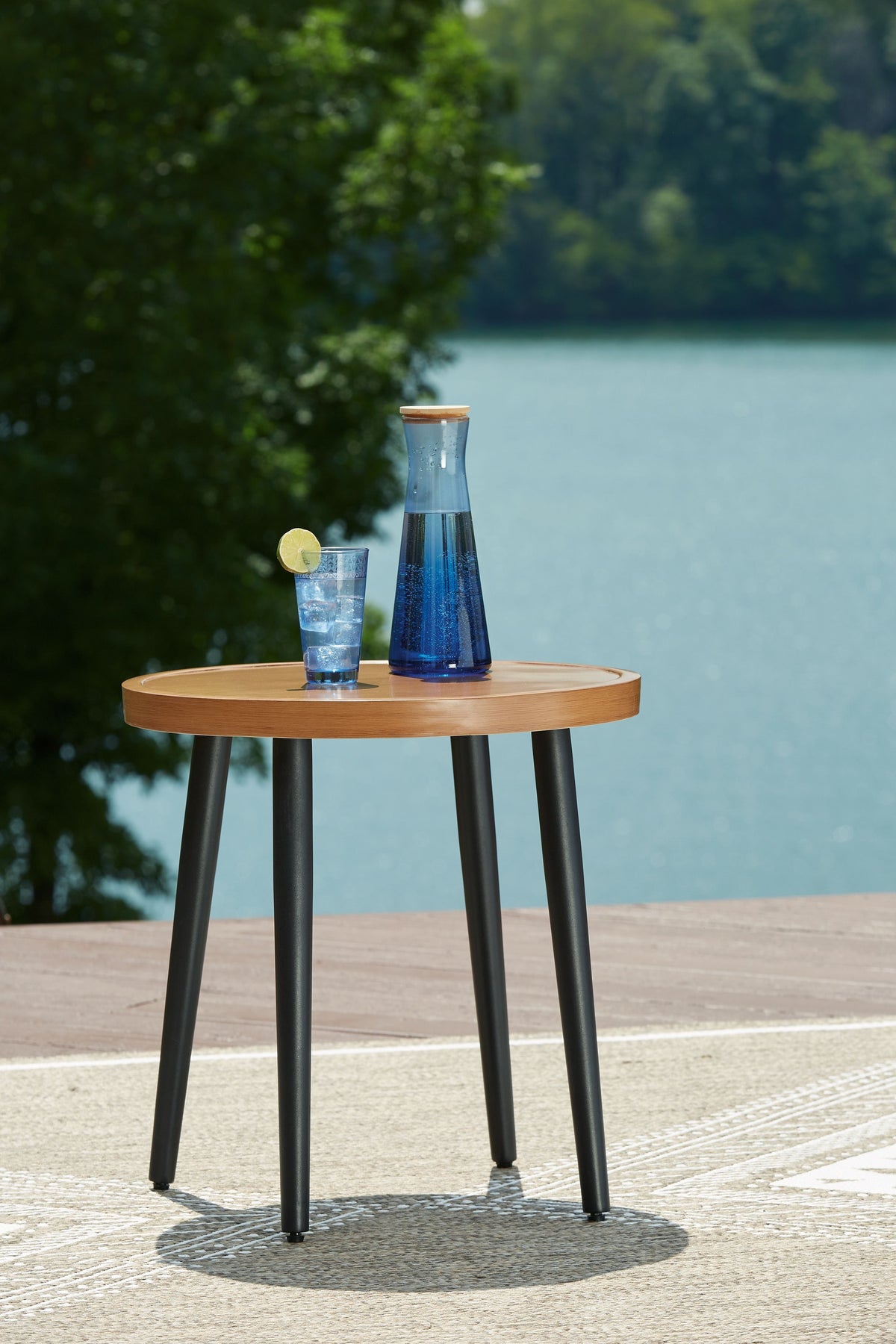 Horizon Hall - Round End Table - Two-tone Brown